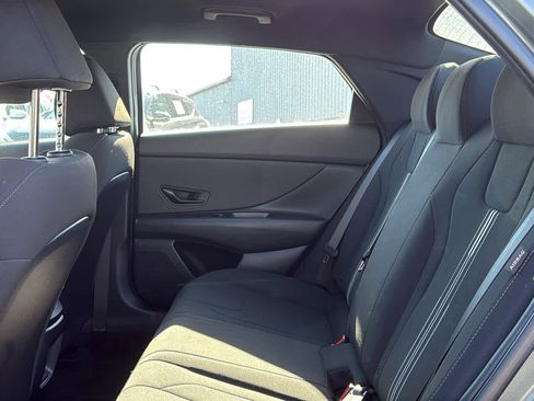 Used 2025 Hyundai Elantra SEL image 23