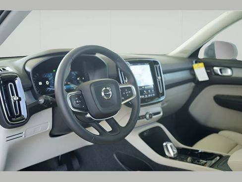 New 2026 Volvo XC40 B5 Ultra w/ Climate Package image 17