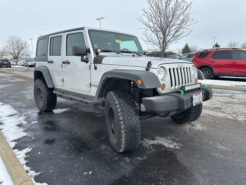 Used 2012 Jeep Wrangler Unlimited Sport image 11