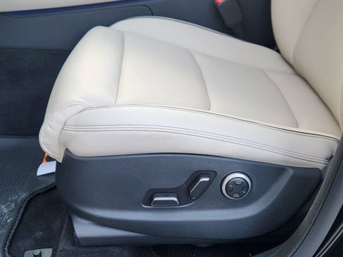 Used 2026 Genesis GV70 2.5T Advanced AWD/4WD image 19