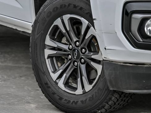 Used 2022 Chevrolet Colorado Z71 AWD/4WD image 4