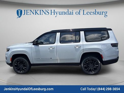 Used 2023 Jeep Grand Wagoneer Series III w/ Rear Seat Video Group 1 AWD/4WD image 8