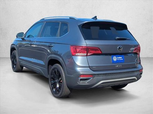 Used 2022 Volkswagen Taos SE w/ Panoramic Sunroof Package FWD image 12