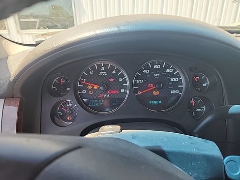 Used 2010 Chevrolet Silverado 1500 LTZ w/ Z71 Appearance Package AWD/4WD image 15