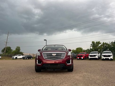 Used 2018 Cadillac XT5 Luxury w/ Driver Awareness Package FWD image 4