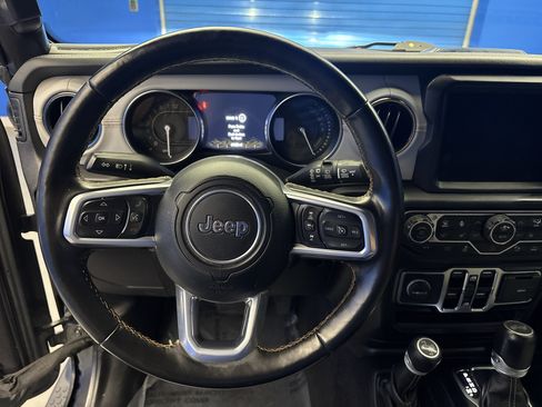 Used 2021 Jeep Wrangler Unlimited Sahara AWD/4WD image 14