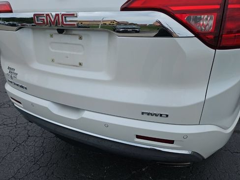 Used 2019 GMC Acadia Denali w/ Technology Package AWD/4WD image 9