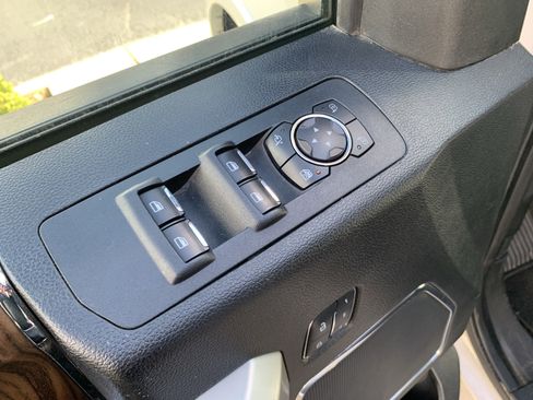 Used 2017 Ford F150 Lariat w/ Equipment Group 502A Luxury image 15