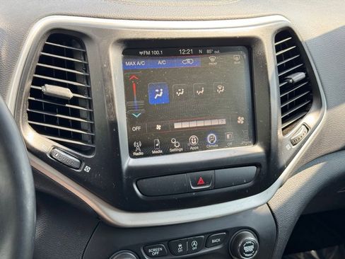 Used 2018 Jeep Cherokee Latitude Plus image 29