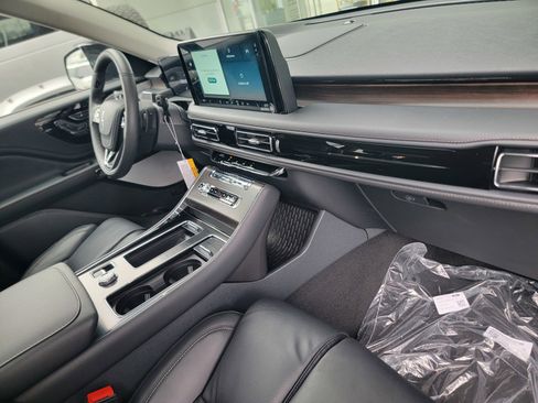 New 2026 Lincoln Aviator Reserve w/ Luxury Package image 17