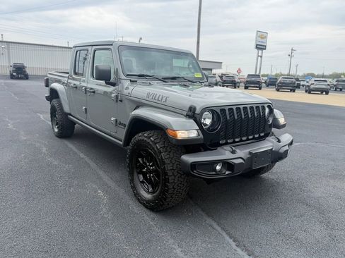 Used 2021 Jeep Gladiator Sport image 17