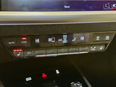 Used 2024 Audi Q4 e-tron Premium image 23