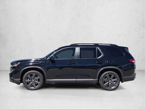 Used 2025 Honda Pilot Sport image 9