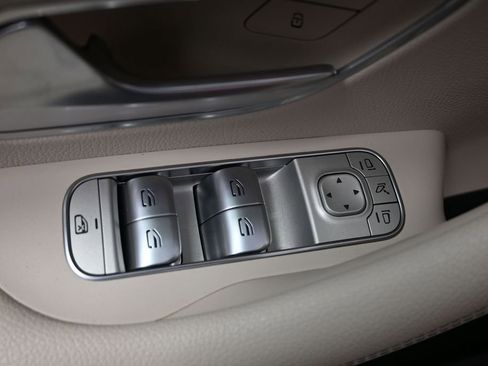 Used 2022 Mercedes-Benz GLS 450 4MATIC image 12