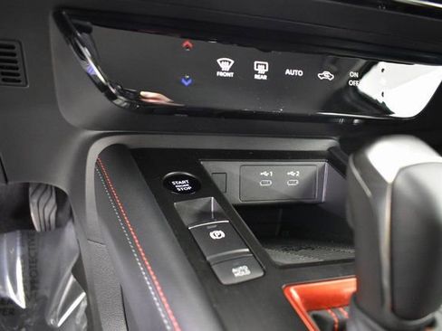 Certified 2025 Nissan Kicks SR image 16