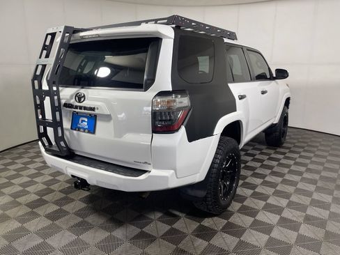 Used 2016 Toyota 4Runner SR5 AWD/4WD image 7