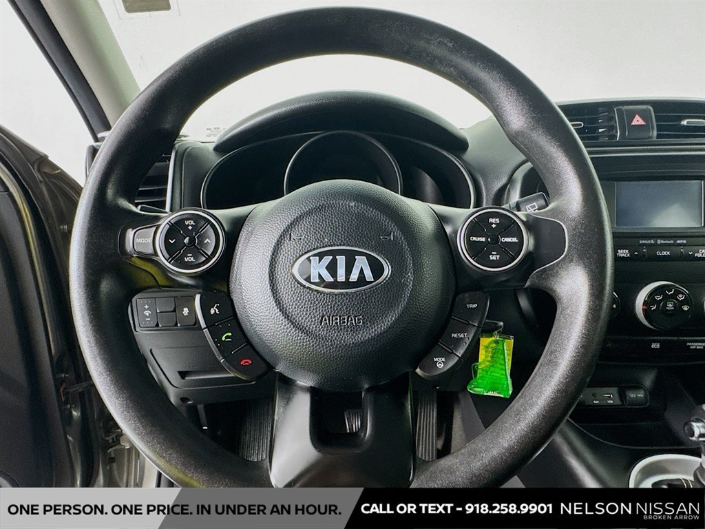 Used 2016 Kia Soul + FWD image 11