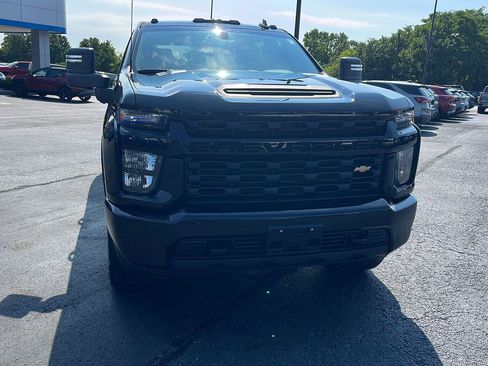 Used 2022 Chevrolet Silverado 2500 Custom w/ Custom Value Package AWD/4WD image 8