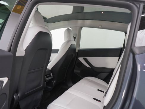 Used 2022 Tesla Model Y Performance AWD/4WD image 18