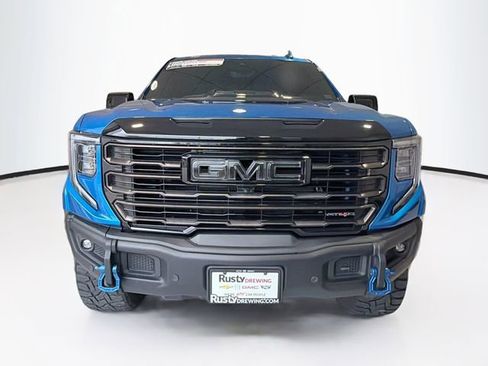 Used 2024 GMC Sierra 1500 AT4X image 2