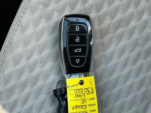 Used 2021 Ford Escape SE FWD image 32
