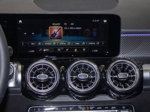 Certified 2023 Mercedes-Benz GLB 250 4MATIC image 20