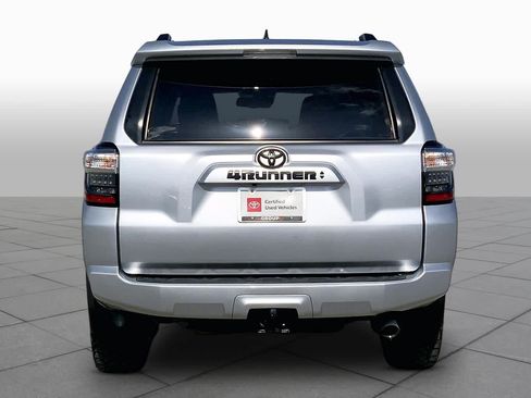 Used 2022 Toyota 4Runner SR5 Premium w/ Moonroof Package RWD image 5