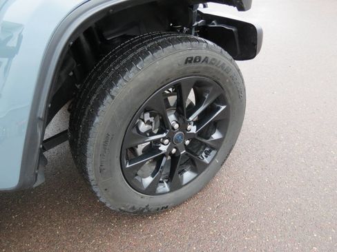 Used 2025 Jeep Wrangler Unlimited Sahara w/ Safety Group image 7