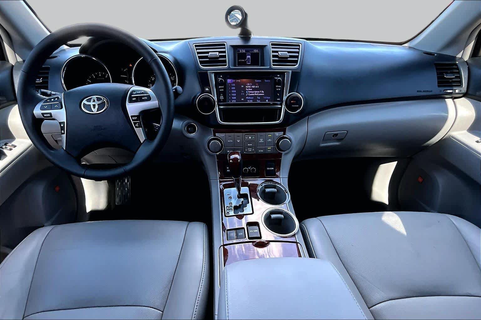 Used 2013 Toyota Highlander Limited FWD image 14