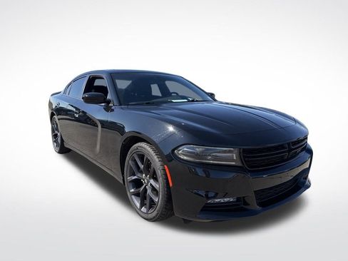 Used 2021 Dodge Charger SXT w/ Blacktop Package image 9