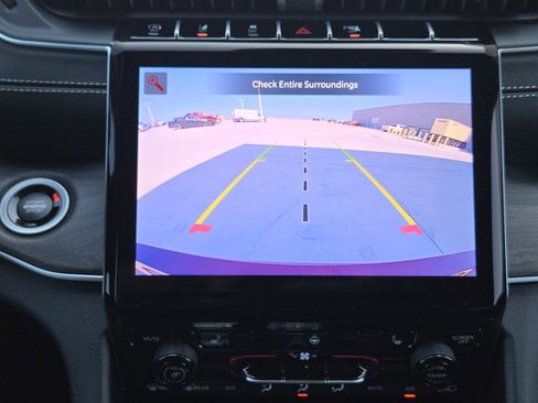 New 2025 Jeep Grand Cherokee L Limited w/ Black Appearance Package image 15