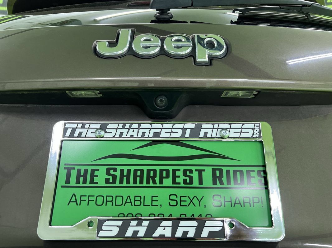 Used 2019 Jeep Grand Cherokee Overland AWD/4WD image 13