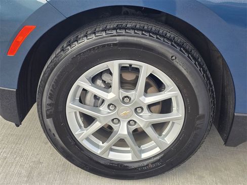Used 2024 Chevrolet Equinox LS w/ LS Convenience Package image 7