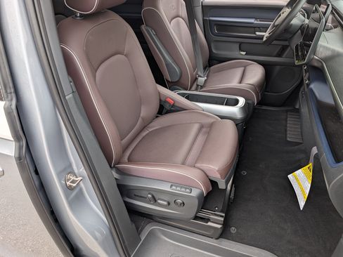 Used 2025 Volkswagen ID. Buzz Pro S Plus RWD image 22