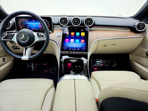 Used 2025 Mercedes-Benz C 300 Sedan image 23