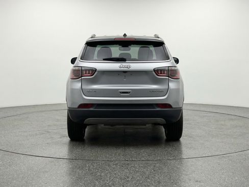 Used 2025 Jeep Compass Limited image 7