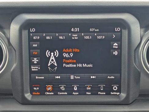 Used 2020 Jeep Wrangler Unlimited Sahara AWD/4WD image 18