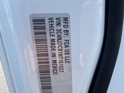 Used 2022 Jeep Compass Limited image 17