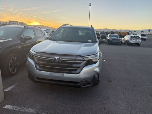 Used 2025 Subaru Forester Limited w/ Popular Package #1 image 5