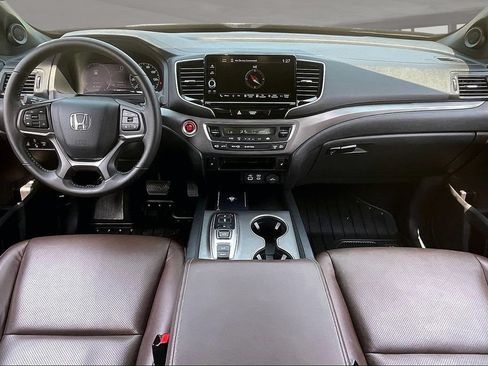 Certified 2025 Honda Ridgeline RTL image 8