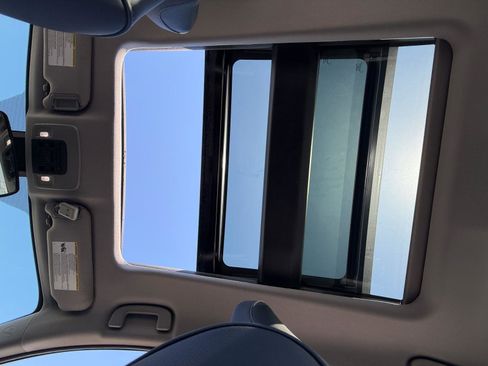 Used 2022 Toyota Camry XLE w/ Navigation Package image 14