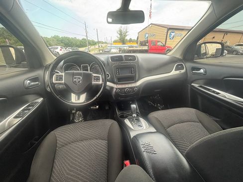 Used 2020 Dodge Journey SE w/ SE Popular Equipment Group FWD image 28
