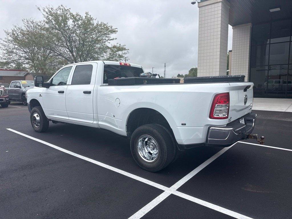 Used 2024 RAM 3500 Tradesman w/ Chrome Appearance Group AWD/4WD image 5