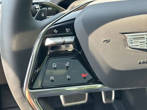 New 2026 Cadillac Vistiq Sport w/ LPO, Floor Liner Package AWD/4WD image 7