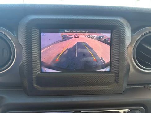 Used 2023 Jeep Wrangler Sport S image 5