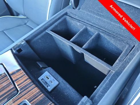 Used 2023 Cadillac Escalade ESV Premium Luxury w/ Performance Package AWD/4WD image 19