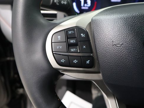 Used 2025 Ford Explorer Active image 34