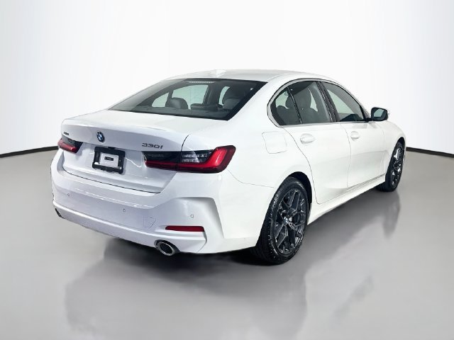 Used 2026 BMW 330i xDrive Sedan AWD/4WD image 10
