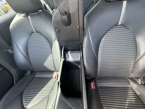 Used 2019 Toyota Camry SE image 20