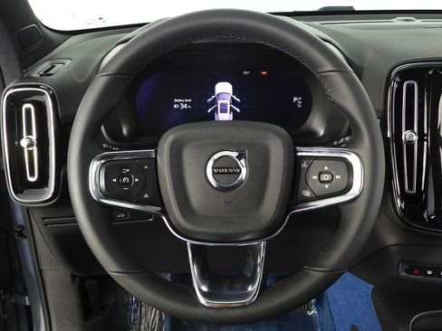 Used 2023 Volvo XC40 Recharge Ultimate image 27